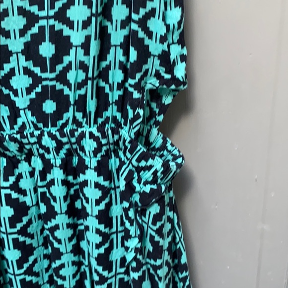 Fun pattern dress - Picture 2 of 5